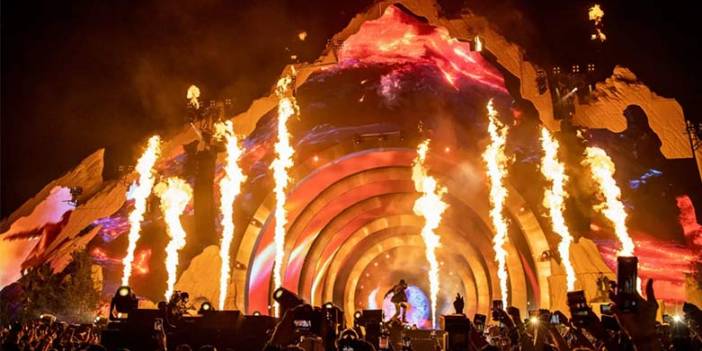 Travis Scott ve Drake hakkında Astroworld festivalinde kalabalığı kışkırtmaktan dava