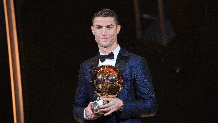 Cristiano Ronaldo çok "mütevazi": Futbol tarihinin en iyi futbolcusu benim