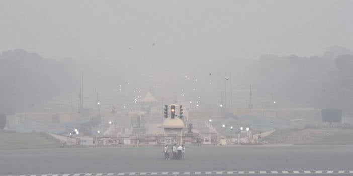 COP26'da ayak direyen ülkede şehirler nefes alamıyor