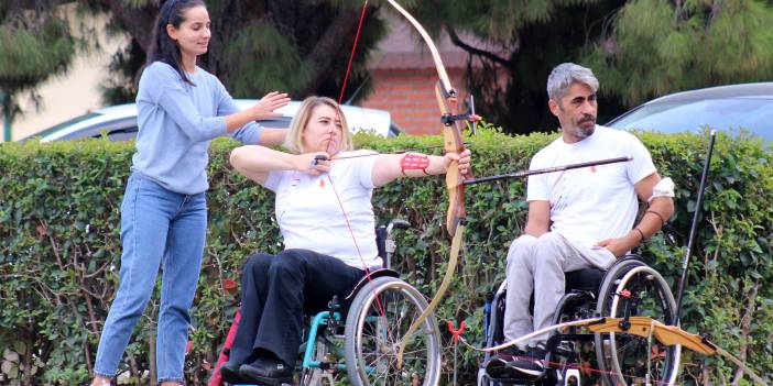 Ebru, engelini dans ve okçulukla aştı