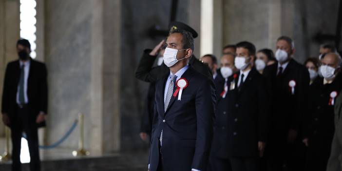 Bakan Özer, öğretmenlerle Anıtkabir'i ziyaret etti