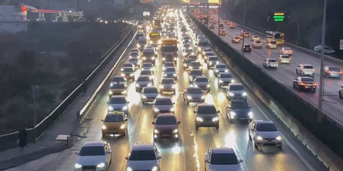 İstanbullunun çilesi trafikte servis faktörü