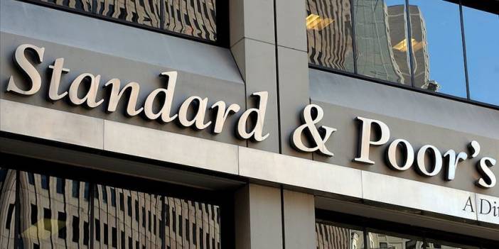 S&P, Türkiye'nin kredi notunu negatife çevirdi