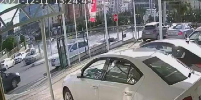 Maltepe'de polisin dur ihtarına uymayarak kaçan otomobil sürücüsü kaza yapınca yakalandı