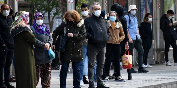 İzmir Valisi Köşger: Omicron varyantı saptanan 5 kişinin yurt dışı bağlantısı yok