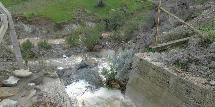 Ayvalık'ta madenden dereye atık karıştı iddiası: Sudan numune alındı