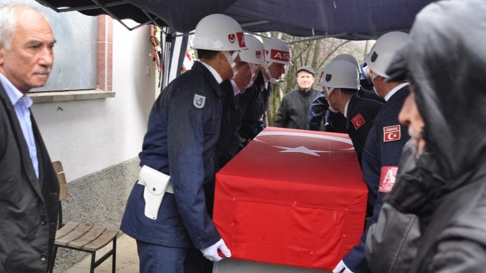 Şemdinli'de intihar eden binbaşı, Eskişehir'de toprağa verildi