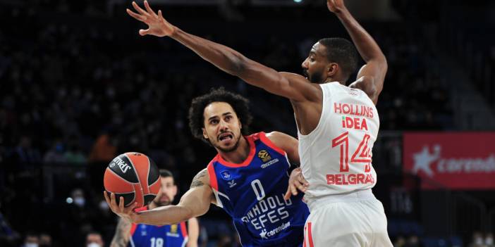 Anadolu Efes son saniyede kazandı