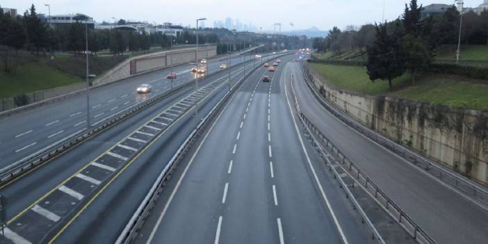 Yılın ilk günü İstanbul'da yollar bomboş