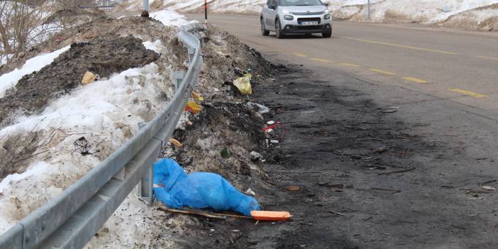 Kartepe'de pikniğe gittiler: Yolu çöplüğe çevirip döndüler