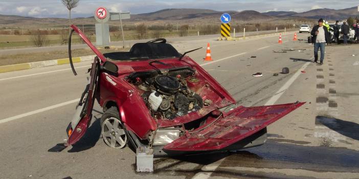 Araçlardan biri ikiye bölündü: 1 ölü, 3 yaralı