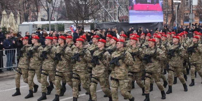 Bosna Hersek'te anayasaya aykırı 'Sırp Cumhuriyeti' günü kutlaması