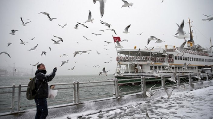 İstanbul'da kar yağışı başladı, İDO ve BUDO seferleri iptal edildi!