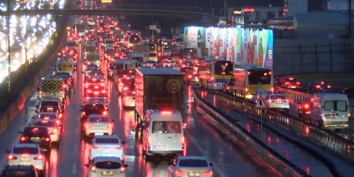 İstanbul'da trafik kilit durumda