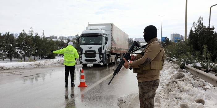 Gaziantep’te, kış lastiksiz ve zincirsiz araçla otoyola girişe izin yok