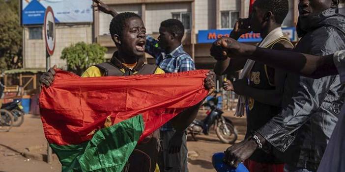 Burkina Faso’da ordu yönetime el koydu