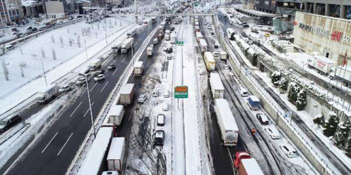 İstanbul'a gelen araçlara bugün de izin yok