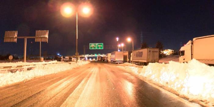 TEM ve D-100'de park edilen araçlar alınmayı bekliyor