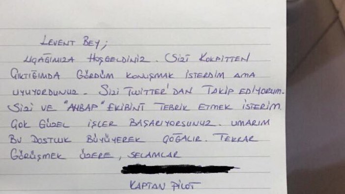 Haluk Levent uçakta uyurken, kaptan pilottan duygulandıran not!