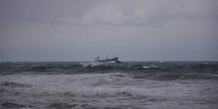 Hollanda'da gemi kazası: Batan geminin mürettebatına ulaşılmaya çalışılıyor