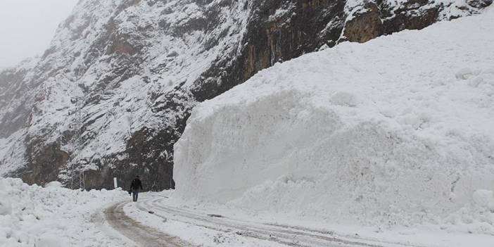 Dört bölgeye çığ, 13 ile sağanak uyarısı