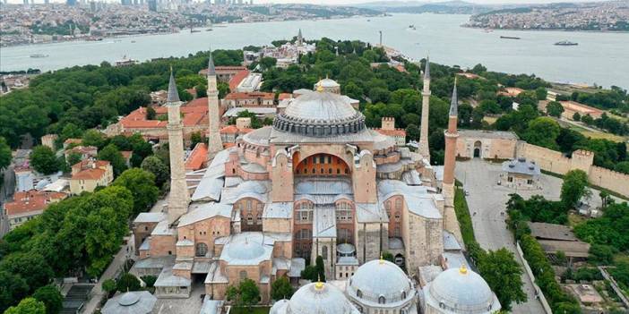 Mustafa İslamoğlu: Ayasofya’nın camiye çevrilmesi Kur’an’a aykırı