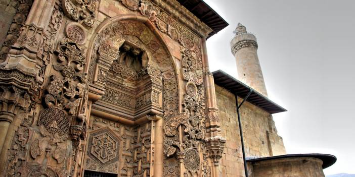 UNESCO listesindeki Divriği Ulu Cami'nin restorasyonu yeniden başlıyor