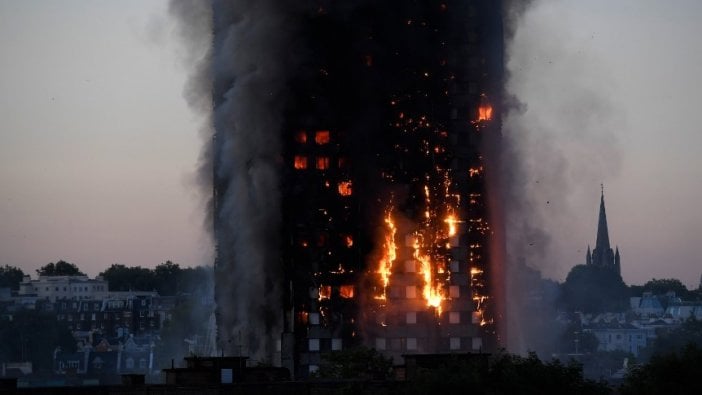 Londra'daki otel yangının bilançosu; 50 yaralı, 6 ölü! Yetkililerden "Türk aileler" açıklaması bekleniyor...