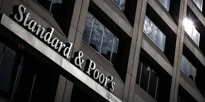 S&P'den Rusya'ya bir not indirimi daha