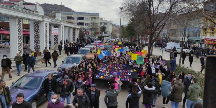 8 Mart'ta kadınlar meydanlara indi