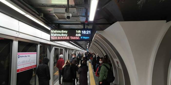 İstanbul'da kar alarmı: Metro seferleri uzatıldı