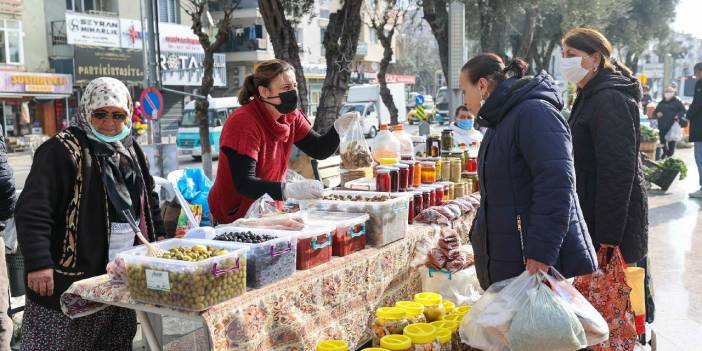 Buca’da kadınlar üretiyor, tüketicinin yüzü gülüyor