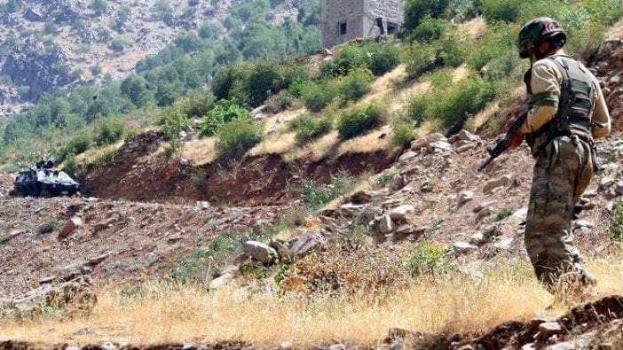 Hakkari'de büyük patlama! Şehit ve yaralılar var...