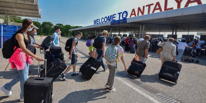 Antalya Havalimanı'nın kapasitesi yüzde 100 artırılacak