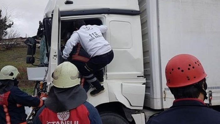 TEM'de kaza! Yol trafiğe kapandı