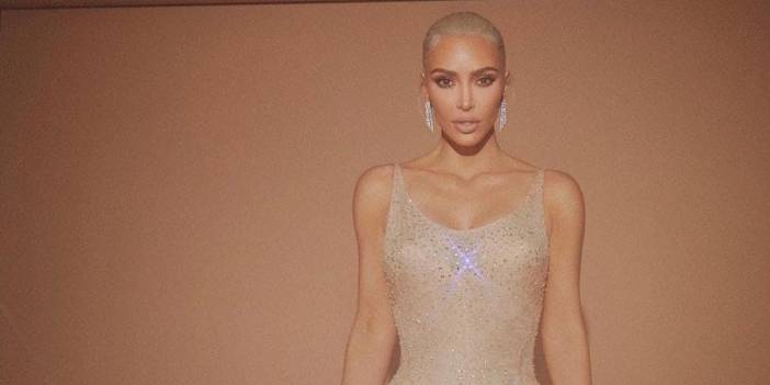 Kim Kardashian: Elbiseye girebilmek için 3 haftada 7 kilo verdim