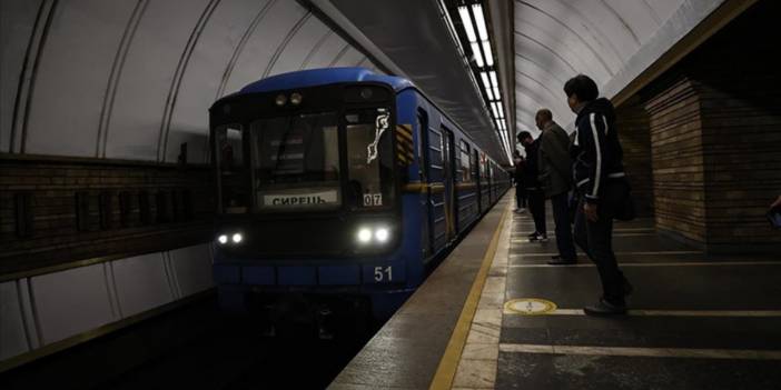 Kiev'de sığınak olan metro hatları faaliyete başladı