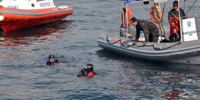 İzmir'de denizde erkek cesedi bulundu