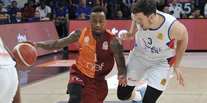 Galatasaray'dan Anadolu Efes’e karşı tarihi galibiyet