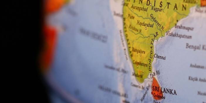 Hindistan Sri Lanka'ya 15 bin litre gaz yağı gönderdi