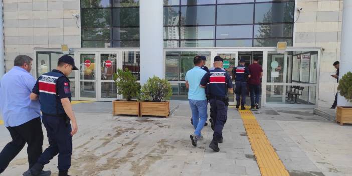 Elazığ'da kaçak kazı yapan 4 kişiye gözaltı