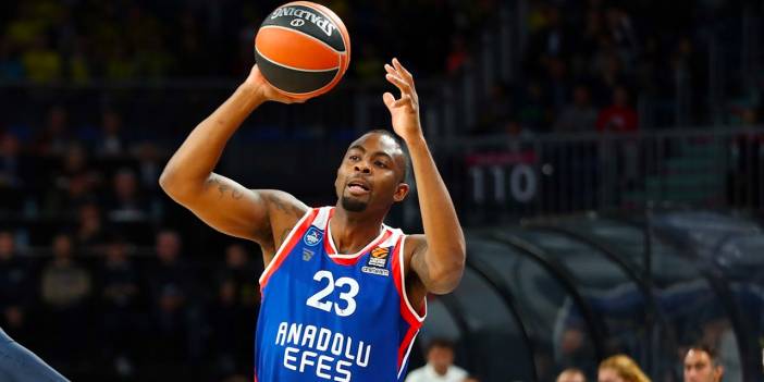 Anadolu Efes'te James Anderson ayrılığı