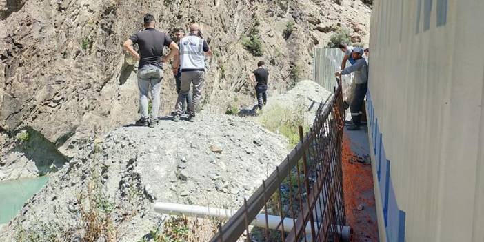 Serinlemek için Çoruh Nehri'ne giren işçi kayboldu