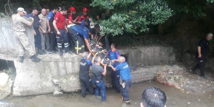 Tamir ettiği iş makinesi uçuruma yuvarlandı: Hayatını kaybetti