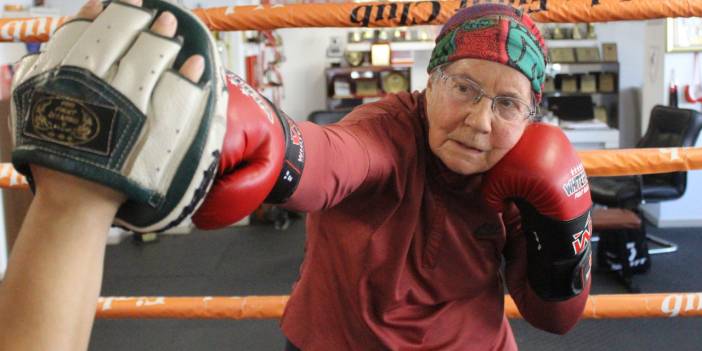 Parkinson boksunun öncüsü: 76 yaşındaki 'Boksör Naciye'