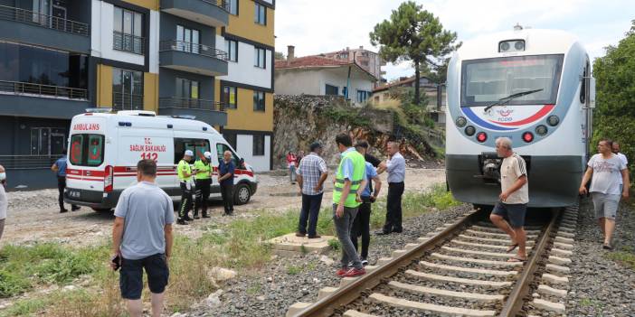 Demir yolunda yürüyen 13 yaşındaki Sudem'e tren çarptı