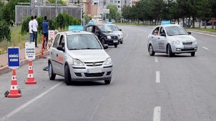 Ehliyet sınavları mart sonuna kadar ertelendi