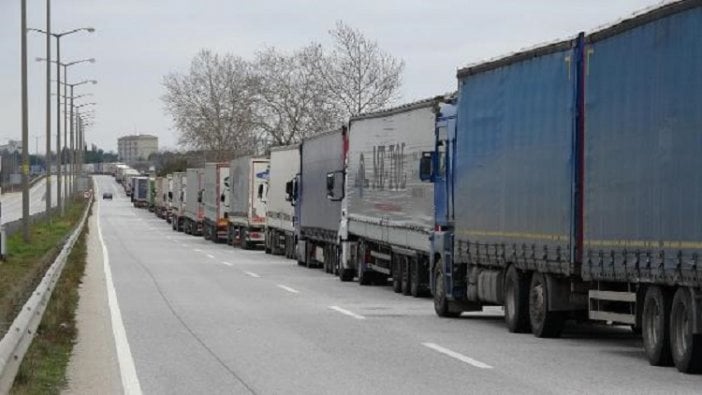 Kapıkule’de 20 kilometre TIR kuyruğu