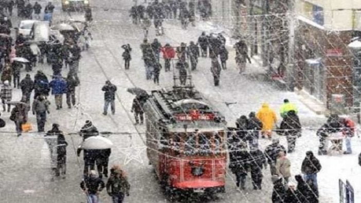 Meteoroloji uyardı: İstanbul'a kar geliyor