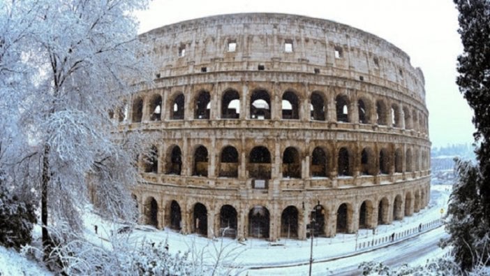 Roma'ya Altı Yıl Sonra Kar Yağdı, Ordu Göreve Çağrıldı